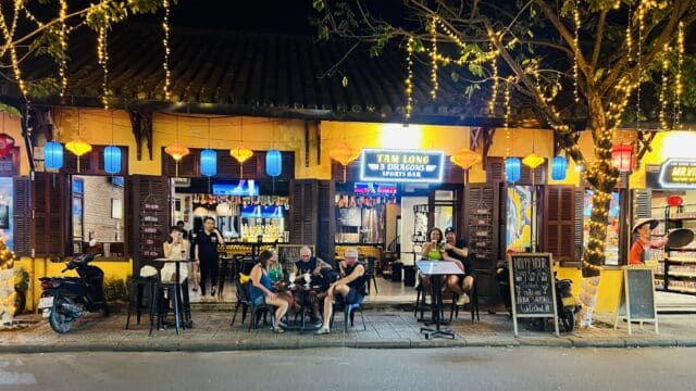 3 Dragons Sports Bar