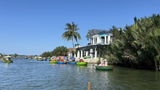 hangcoconut Basket Boat Tour