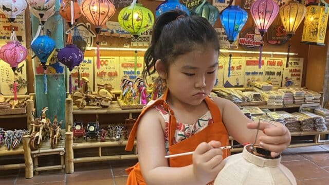 Hằng Dũng Lantern Making Class & Painting Class