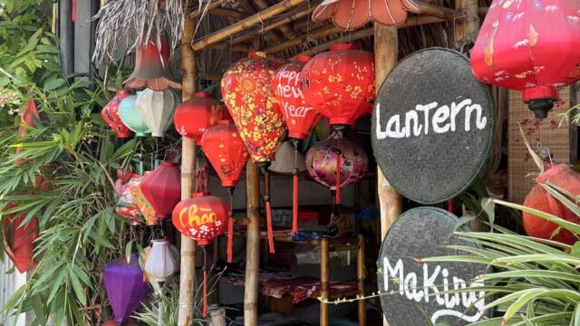 Tieng Vong Pho Lantern workshop