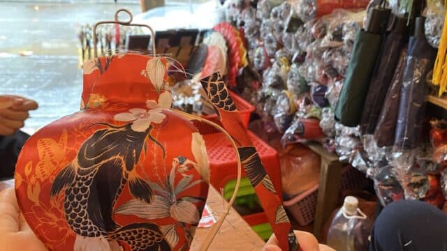 Thuy lantern making class