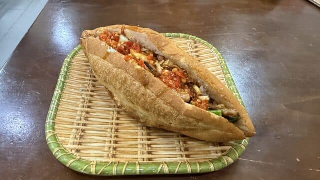 Bánh Mì Sum