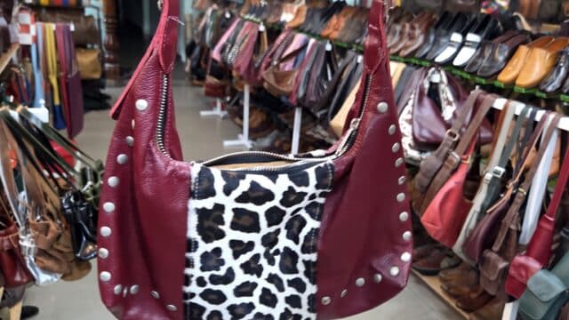 Thịnh leather shop Hoi An