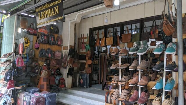 Quầy Lưu Niệm Lê Phan