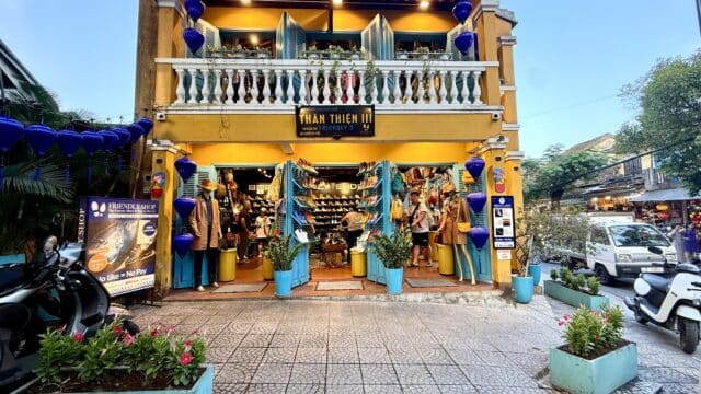 Friendly shoe shop