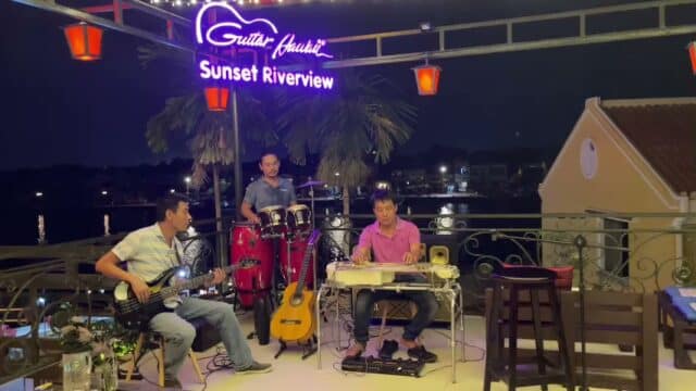 Guitar Hawaii Coffee Bar Restaurant Hoi An