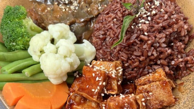 Peanuts - Vegan Vietnamese Food