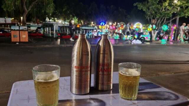 Bia Hơi Ông Tám - Bars & Nightlife in Old Town, Hoi An