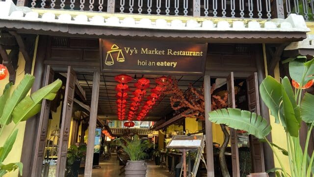 Vy's Market Restaurant