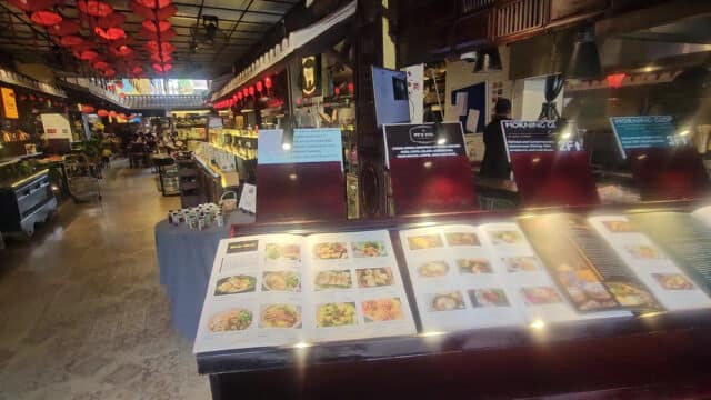 Vy's Market Restaurant