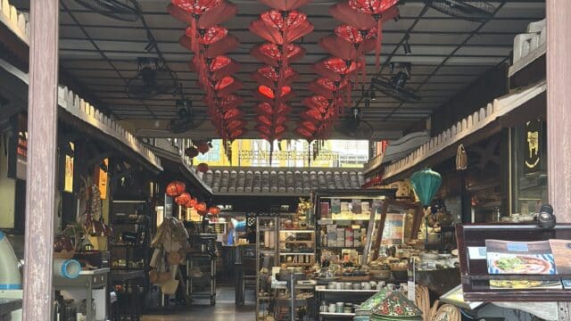 Vy's Market Restaurant