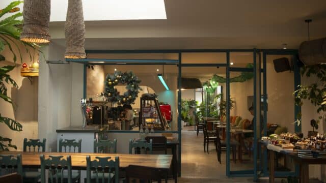 Alma Tropical Coffee & Brunch