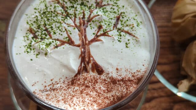 Le Locust Café