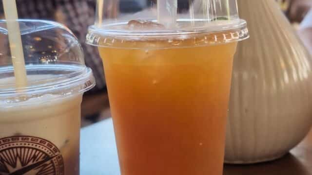V LANTERN CAFE