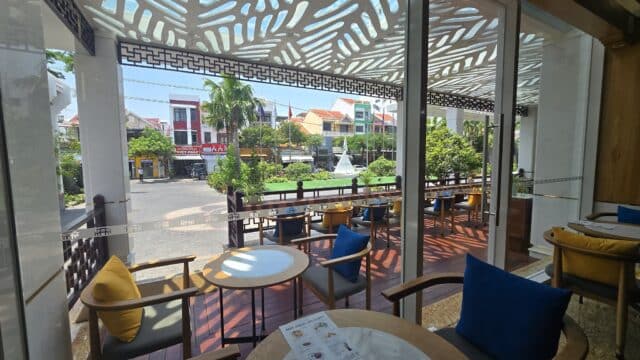 BANG HUU CAFE
