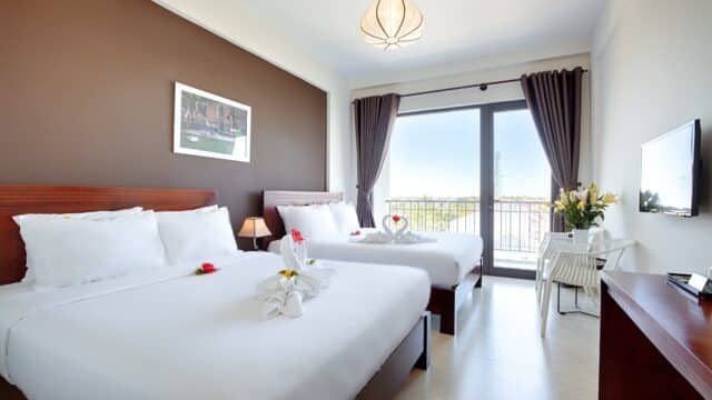 Green Apple Hotel