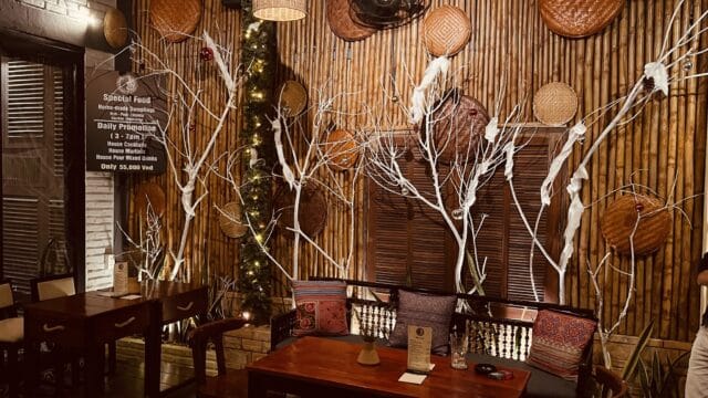 Double Cat Bar Hoi An