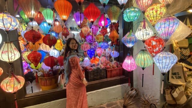 65 Lantern shop