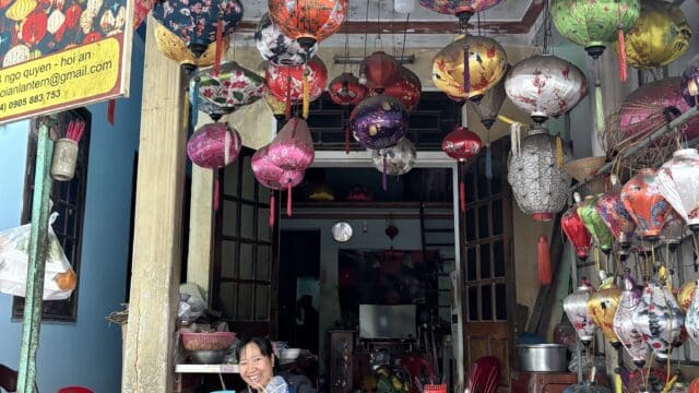 Ti's Lantern Making Class- Đèn Lồng Hội An