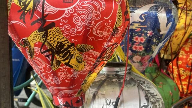 Hoa Mai lantern working 2