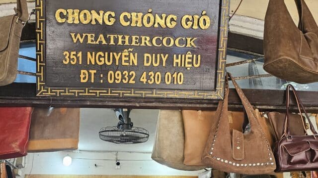 Hiệu Giày Chong Chóng Gió