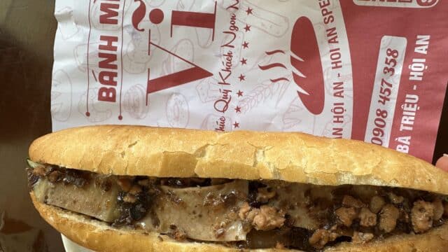 Vĩ Bread