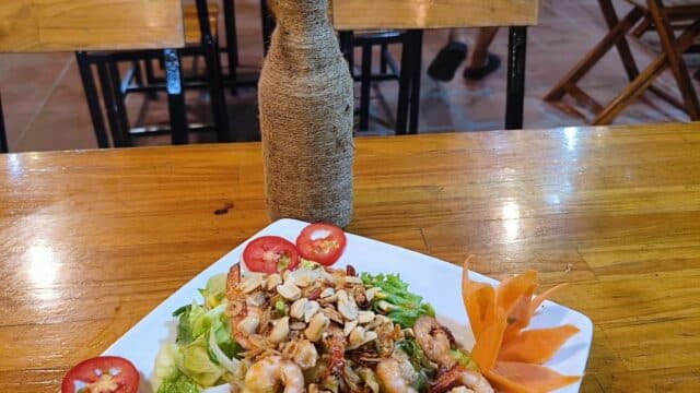 CẨM NAM Restaurant
