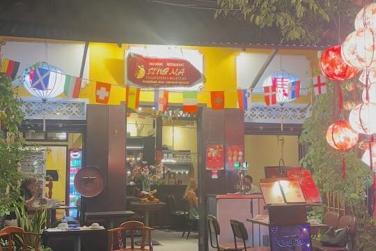 Sampan Cantonese Seafood & Bar - Restaurants & Cafes in Cẩm Châu, Hoi An