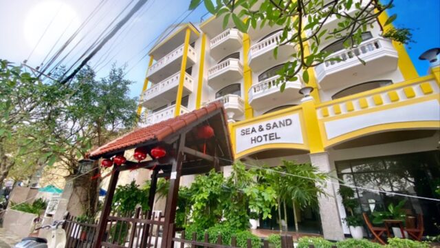 Sea And Sand Hoi An Hotel - Hotels & Resorts in Cua Dai, Hoi An