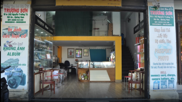 Trương Sơn - Photo Studio For Passport & Visa - Photography Tours in Old Town, Hoi An