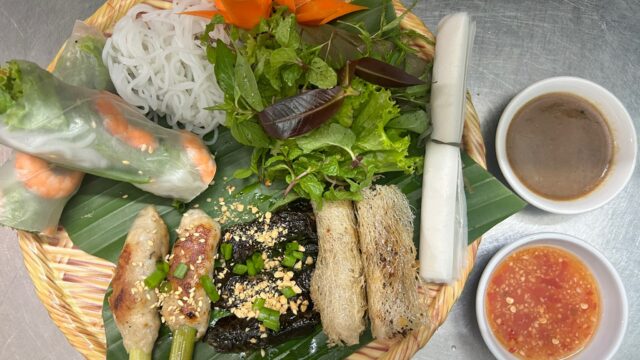 Song thanh Riverside Restaurant