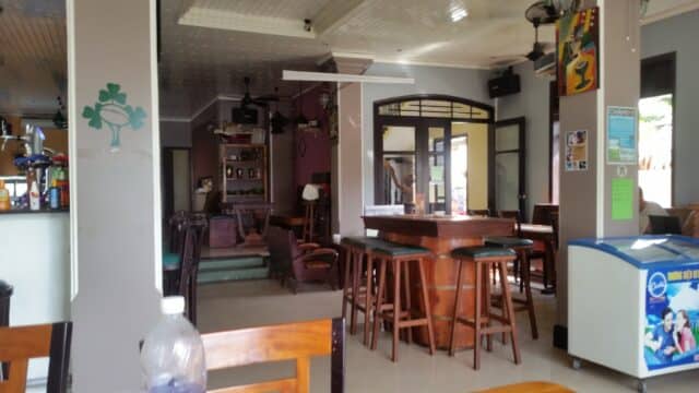 Paddy's Hostel & Sports Bar
