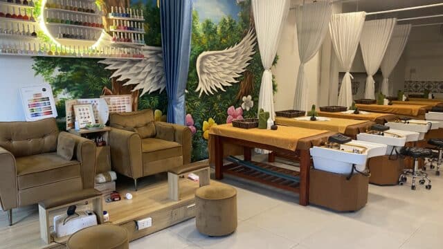 Bliss spa Hoi An massage & shampoo, nail & wax