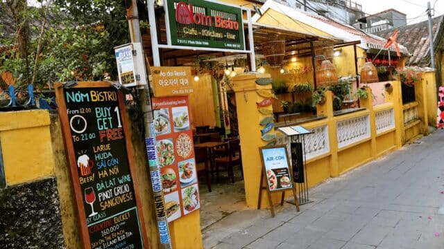 Nom Cafe and Bistro