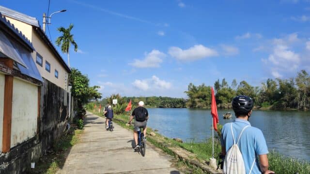 Discova Day Tour Shop Hoi An