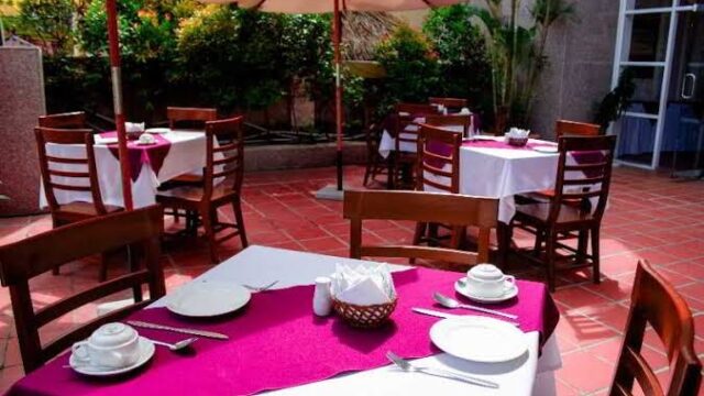 Khách Sạn Cát Biển