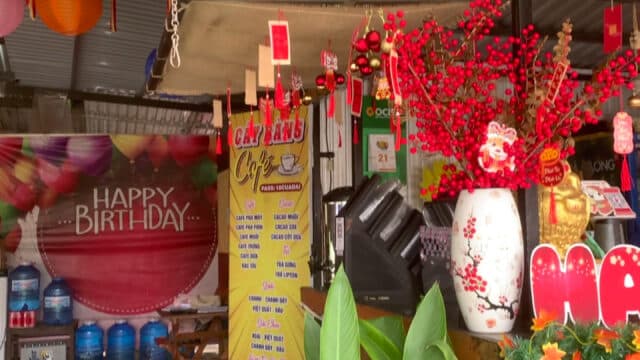 Cây Bàng Coffee 18 cửa đại