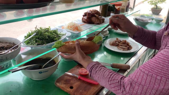 Bánh Mì Win Win/ Bakery Restaurant - An bàng Beach Hội An