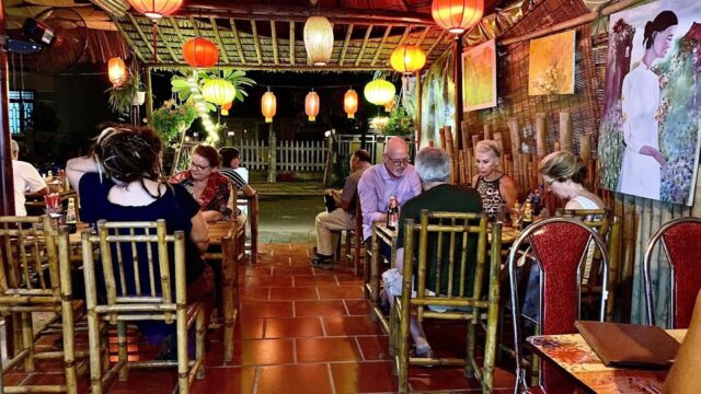 Little Flower Restaurant - Vietnamese in Cẩm Châu, Hoi An