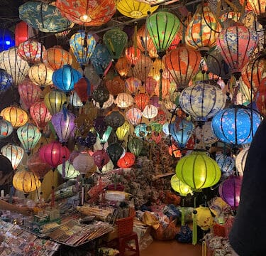 Thuy lantern making class