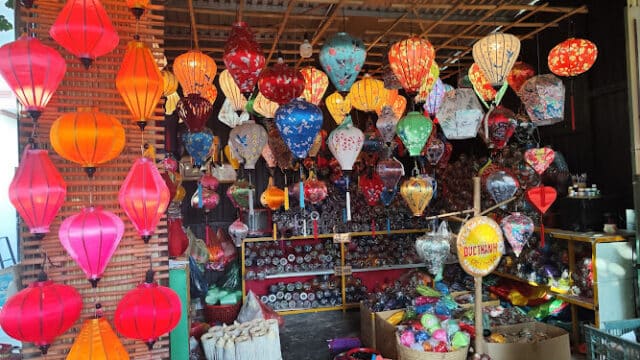 Duc Thanh Lantern Making Class