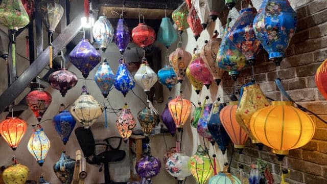 Tieng Vong Pho Lantern workshop