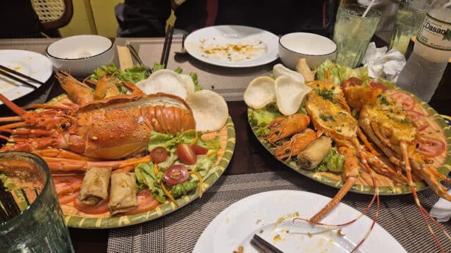 Mr.Dũng Seafood Restaurant - 용 씨