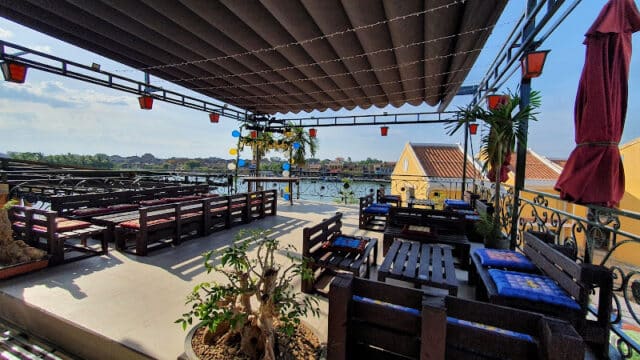 Guitar Hawaii Coffee Bar Restaurant Hoi An
