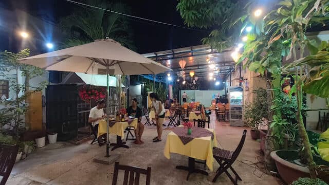 CẨM NAM Restaurant