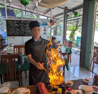 Long's Kitchen Restaurant & Cooking Class