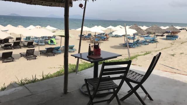 BEACH WAVES restaurant & bar