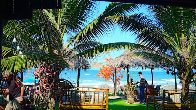 Wind & Moon Restaurant & Bar/ Nhà hàng Gió Trăng