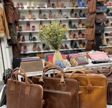 Dong Chau leather shop