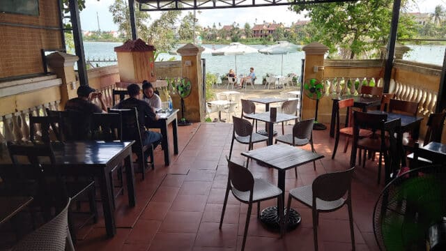 3 Dragons Sports Bar & Restaurant